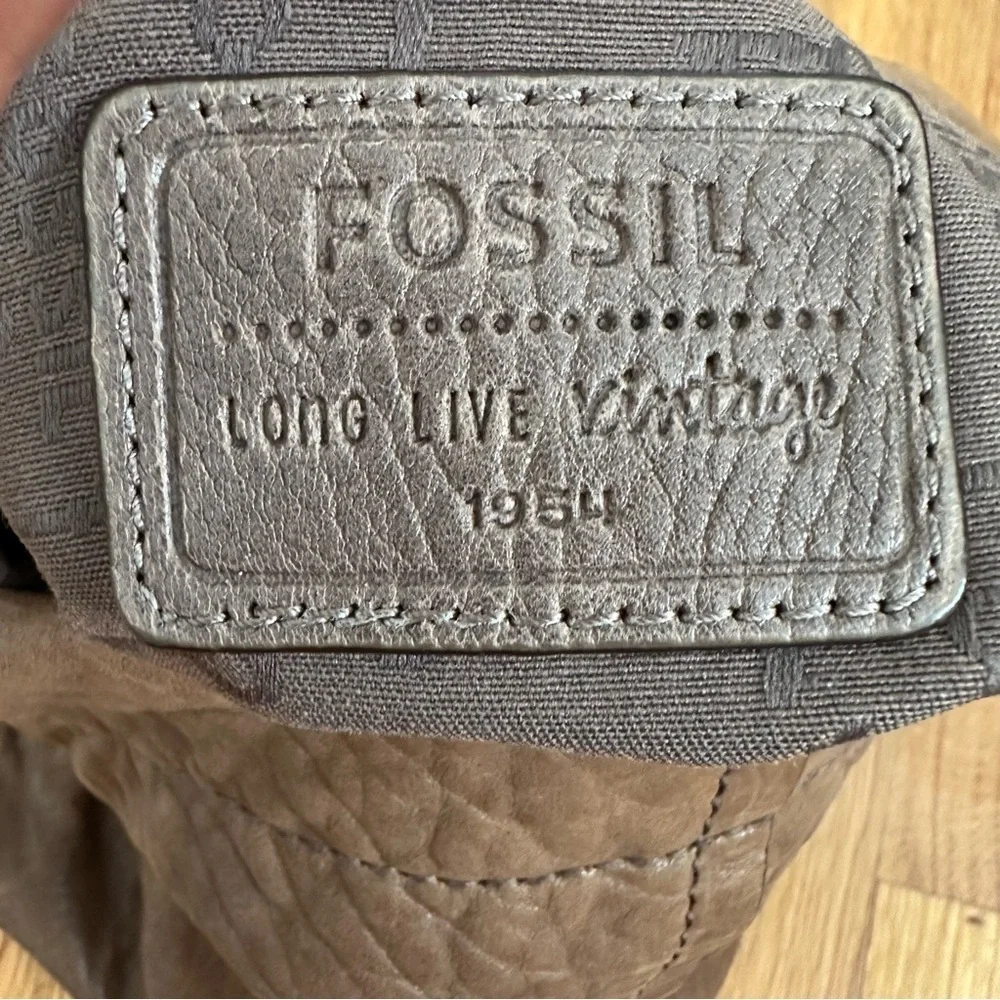 Fossil Brown Pebbled Leather Key +